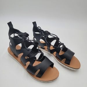 Wild Diva Womens Gladiator Sandals Black White Cutout Flat Heels